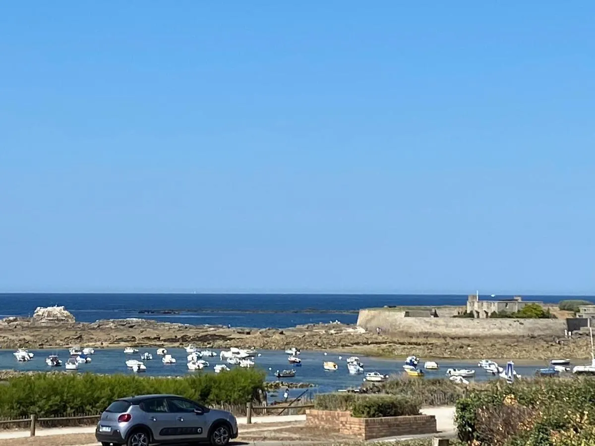 Studio 2 Personnes Superbe Vue Mer A 50M De La Plage Du Fort Bloque - Julian Ploemeur